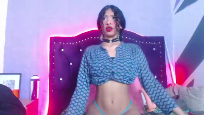 petite-ariana