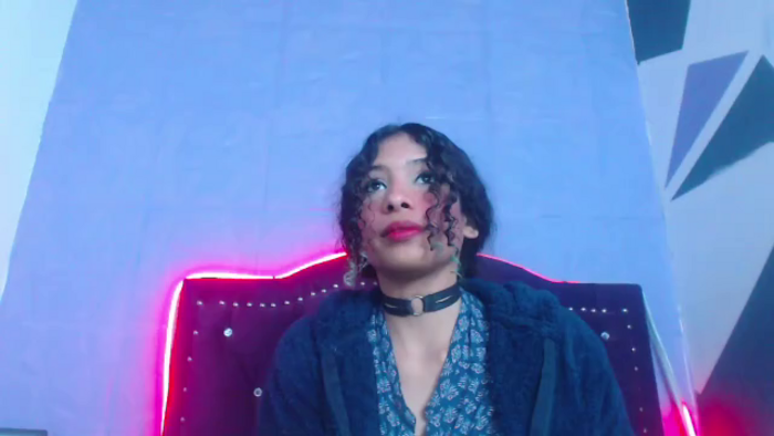 petite-ariana