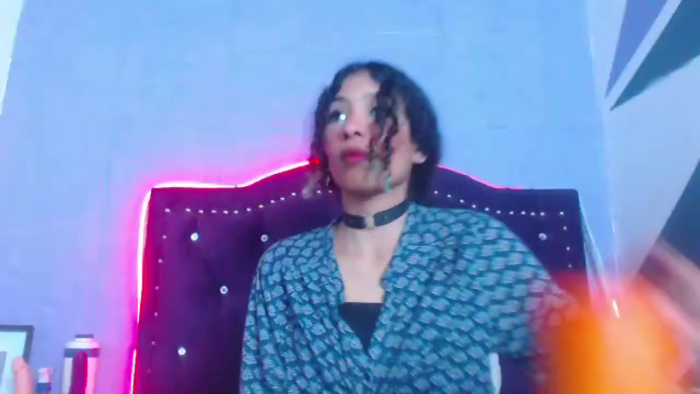 petite-ariana