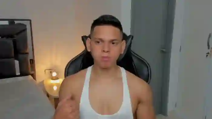 2025/08/12/flirt4free-stefan-lennox-13-07-09