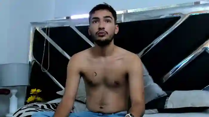 2025/08/12/flirt4free-yoggi-aron-13-20-01