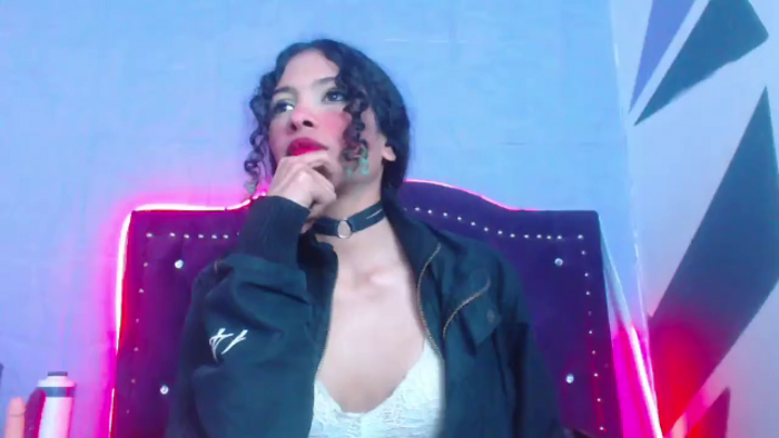 petite-ariana