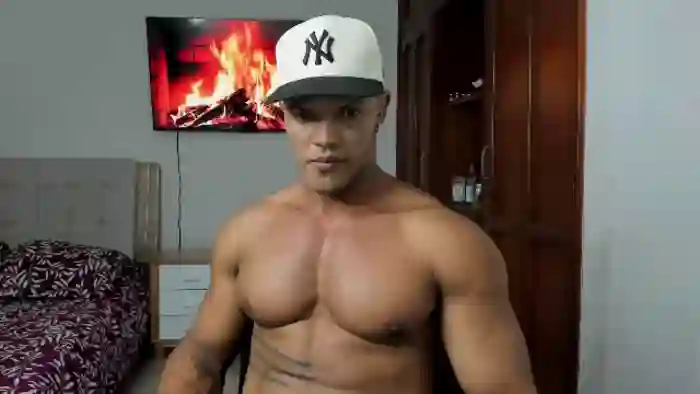 2025/08/13/flirt4free-tyga-fit-21-41-50