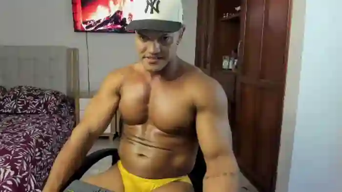 2025/08/13/flirt4free-tyga-fit-22-47-13