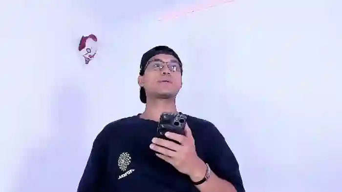 2025/08/14/flirt4free-val-halla-04-21-07