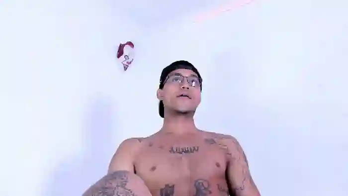 2025/08/14/flirt4free-val-halla-06-22-39