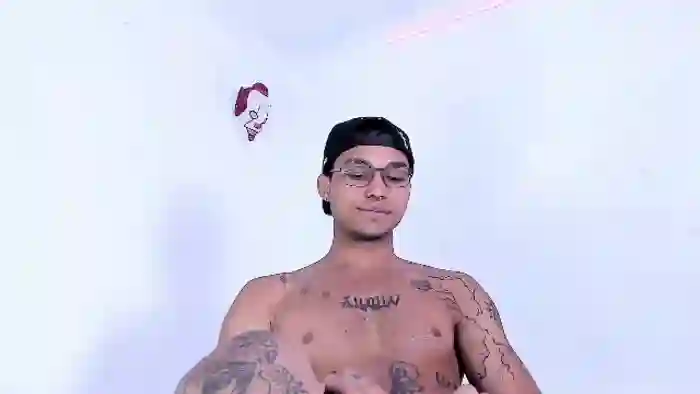 2025/08/14/flirt4free-val-halla-06-23-19