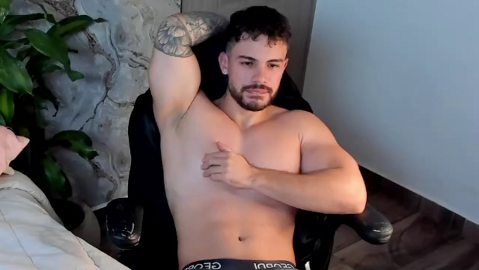 valenthino-king