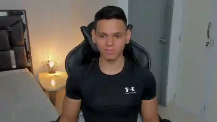 2025/08/15/flirt4free-stefan-lennox-15-39-01