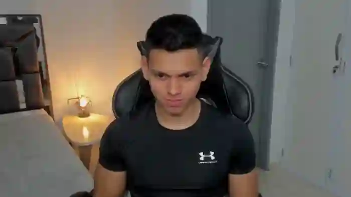 2025/08/15/flirt4free-stefan-lennox-17-40-17