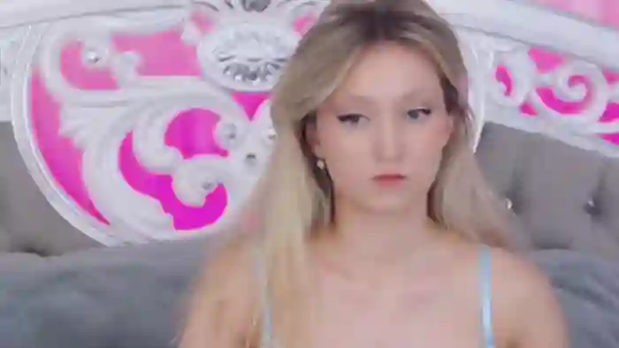 2025/08/16/flirt4free-mia-nix-03-18-23