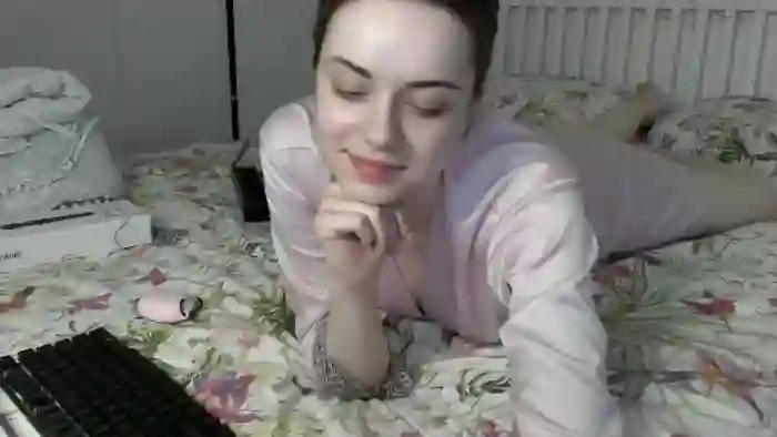 2025/08/18/flirt4free-hustle-babyy-22-35-13