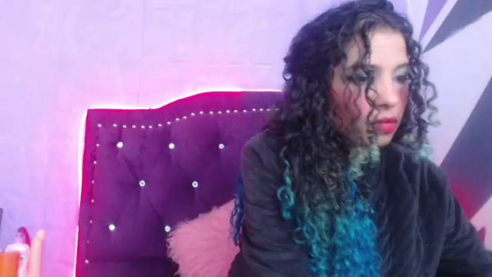 petite-ariana