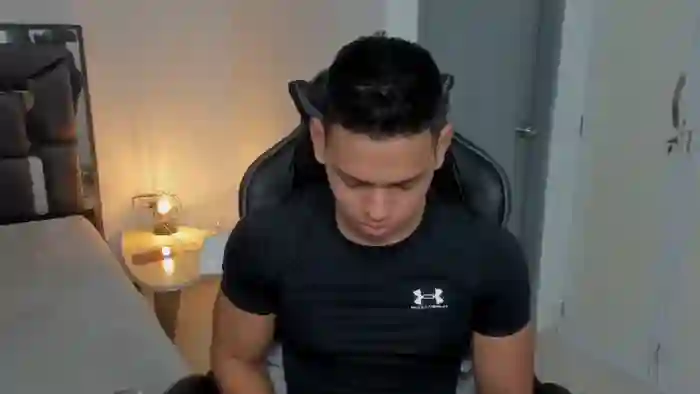 2025/08/18/flirt4free-stefan-lennox-09-54-33