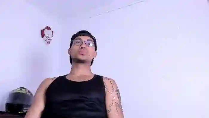 2025/08/18/flirt4free-val-halla-06-49-33