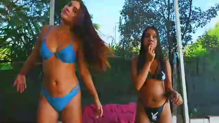 mansion-girls