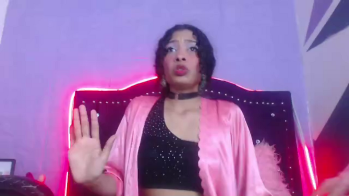 petite-ariana