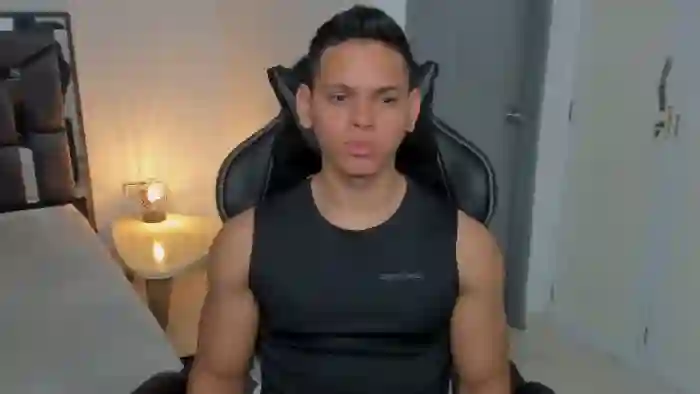 2025/08/20/flirt4free-stefan-lennox-14-29-26