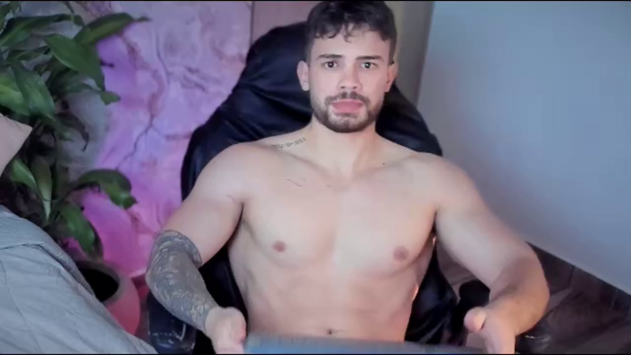 valenthino-king