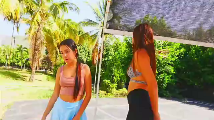 mansion-girls