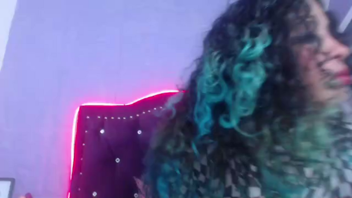petite-ariana