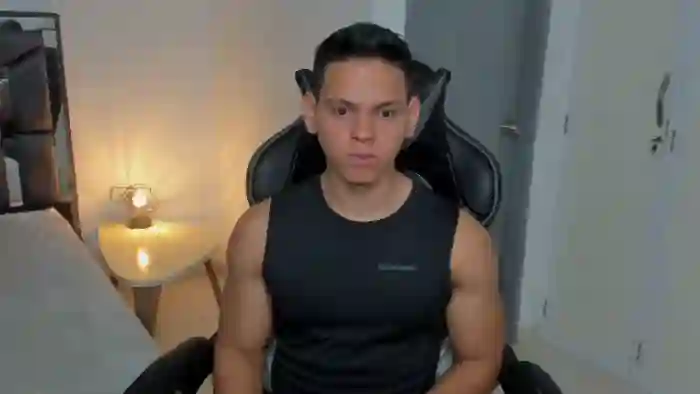 2025/08/21/flirt4free-stefan-lennox-13-03-50