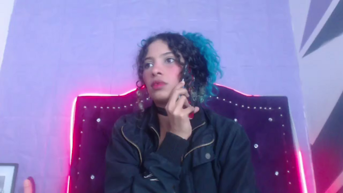 petite-ariana