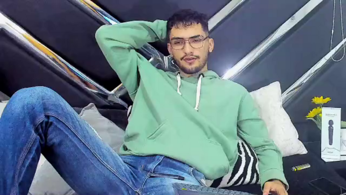 yoggi-aron