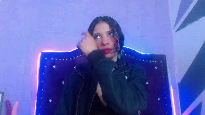petite-ariana