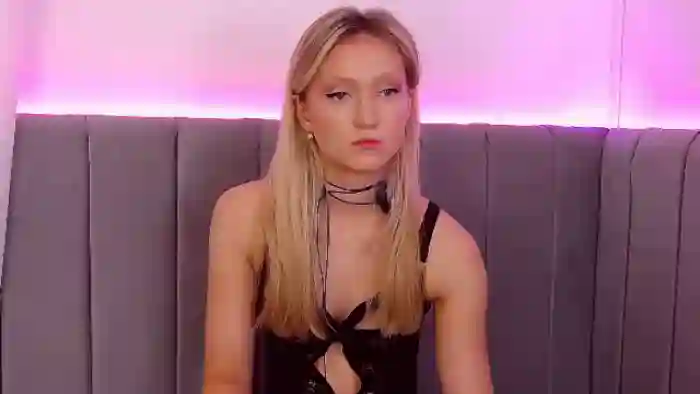 2025/08/24/flirt4free-mia-nix-03-43-42