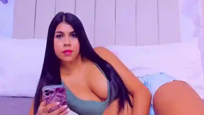 2025/08/25/flirt4free-megan-chester-21-17-08