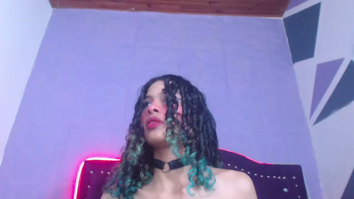 petite-ariana