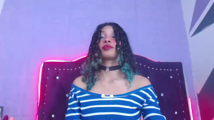 petite-ariana