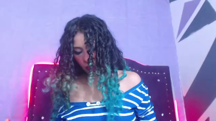 petite-ariana
