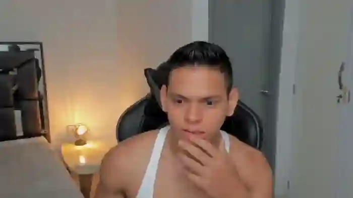 2025/08/25/flirt4free-stefan-lennox-14-04-54