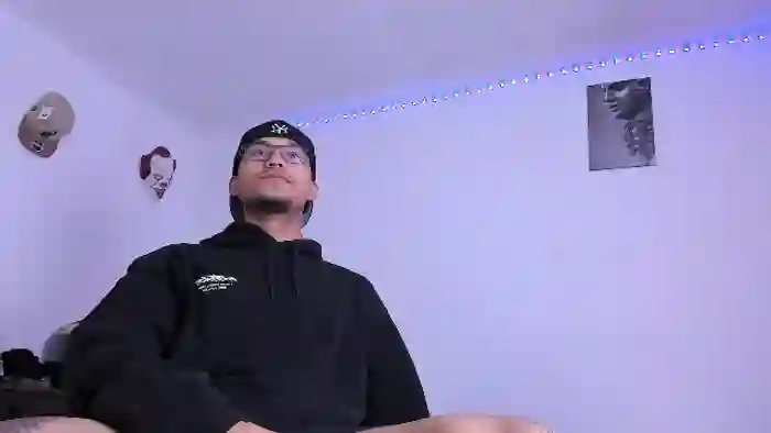 2025/08/25/flirt4free-val-halla-16-29-36