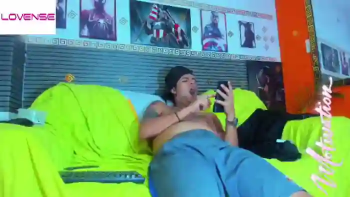 2025/08/25/flirt4free-zac-gray-17-52-55