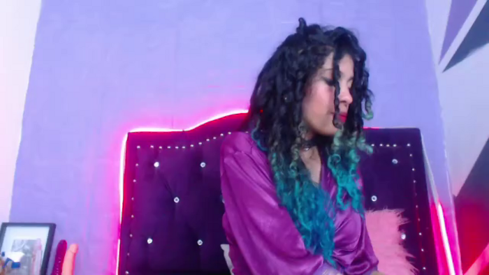 petite-ariana