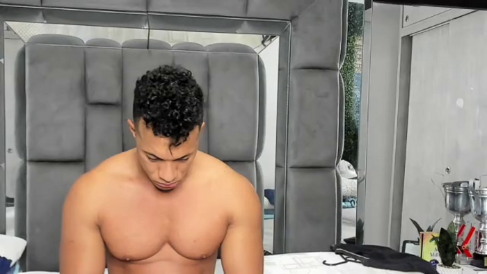 mat-strong
