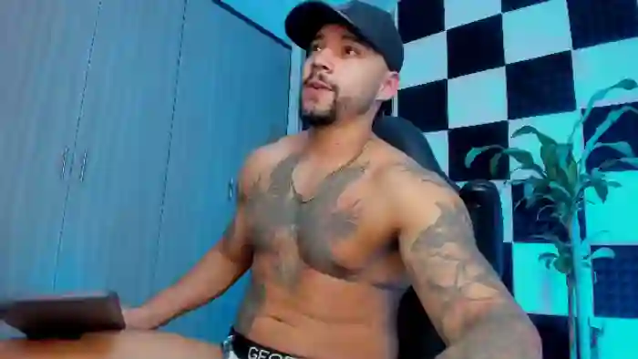 2025/08/27/flirt4free-nikola-hank-08-02-12