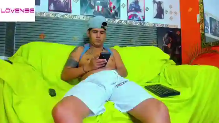 2025/08/27/flirt4free-zac-gray-16-50-30