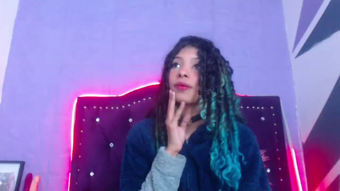 petite-ariana