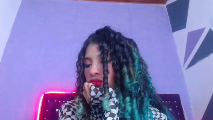 petite-ariana