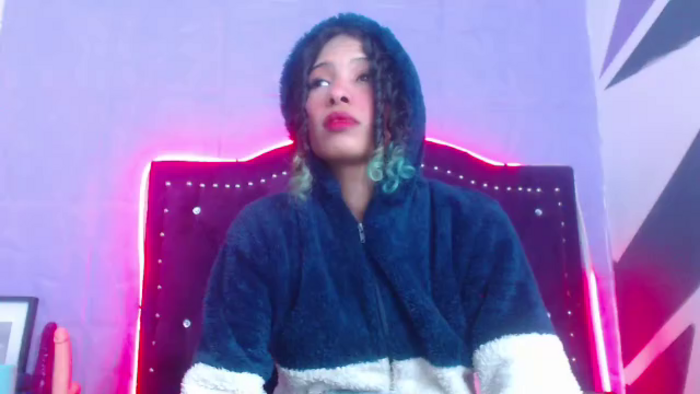 petite-ariana