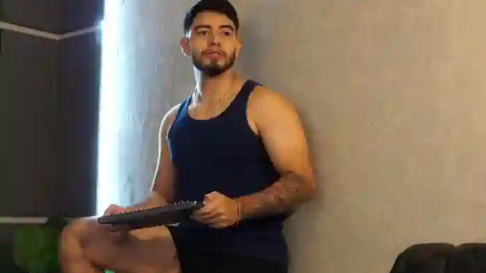 2025/08/28/flirt4free-nick-vans-17-09-28