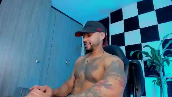 2025/08/28/flirt4free-nikola-hank-06-55-28