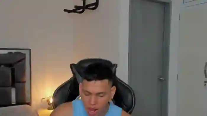 2025/08/28/flirt4free-stefan-lennox-17-26-00