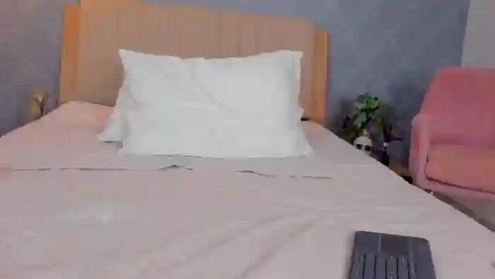 2025/08/29/flirt4free-katt-souza-04-00-58