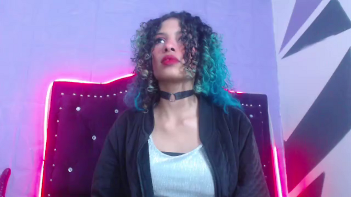 petite-ariana