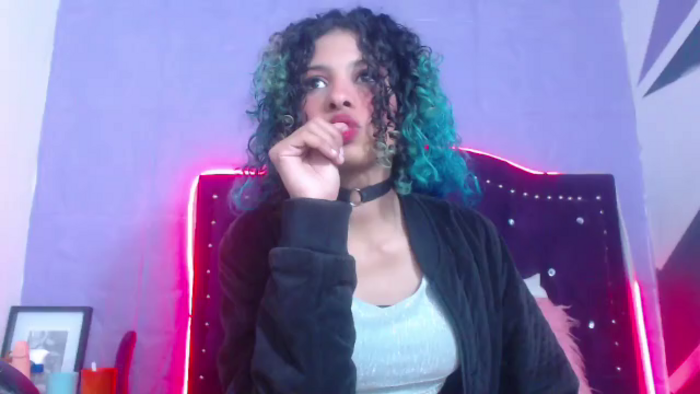 petite-ariana